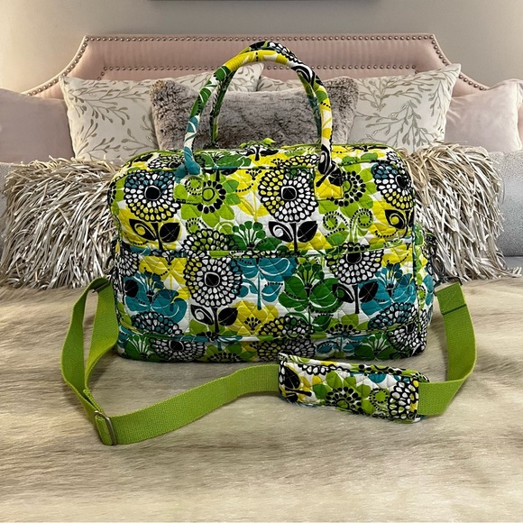 VERA BRADLEY Limes Up 2012 Weekender Trolly Bag Lightweight Yellow Green Floral - Picture 6 of 13
